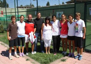 U16 Tenis heyecanı sürüyor
